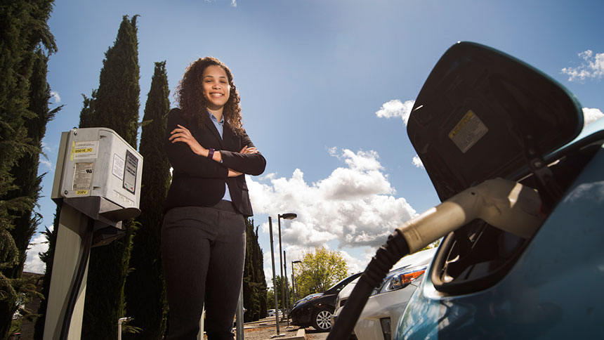 Senior Kathryn Green presented her policy research on California's consumer rebate for clean vehicles to a showcase for alumni, donors, regents and other friends of the University of California in Los Angeles on April 20. (Karin Higgins/UC Davis)