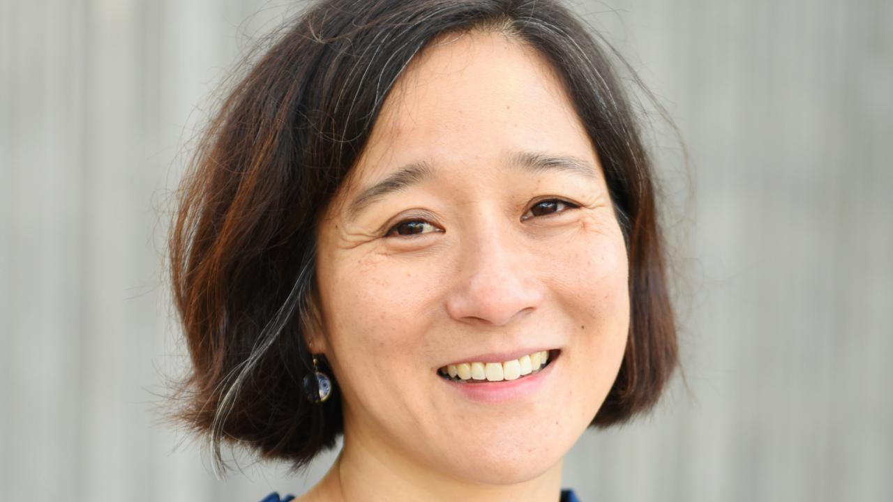 Portrait photo of UC Davis psychology professor Joy Geng