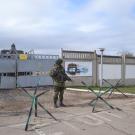Russian troops block a Ukrainian military base 